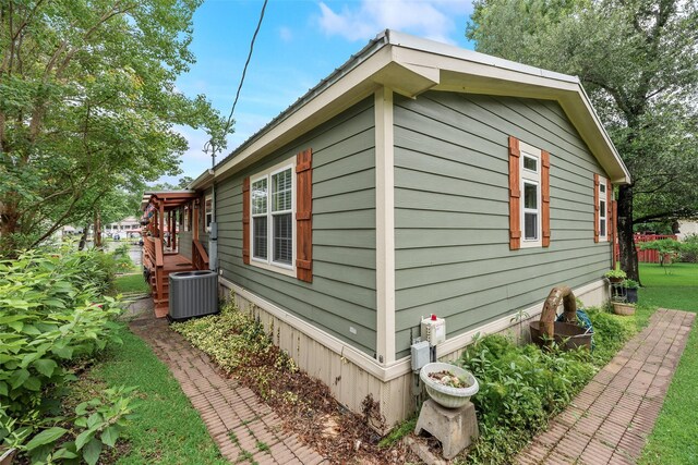 200 Dogwood Trl, Murchison, TX 75778 - view of side of property with a central air condition unit