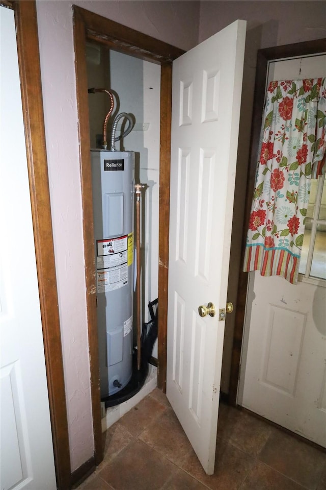 130 Golfcrest St, Rusk, TX 75785 - utility room with water heater