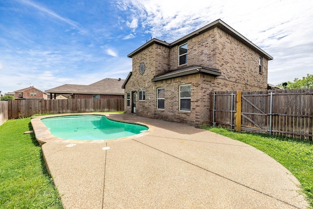 5365 Saba Dr, Fort Worth, TX 76119 - view of swimming pool with a patio area and a fenced backyard