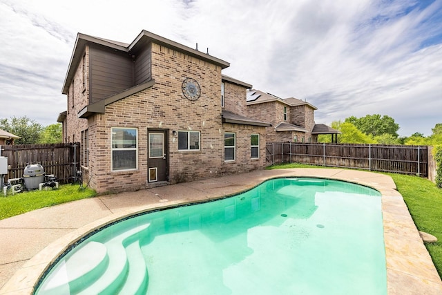 5365 Saba Dr, Fort Worth, TX 76119 - view of swimming pool with a fenced backyard
