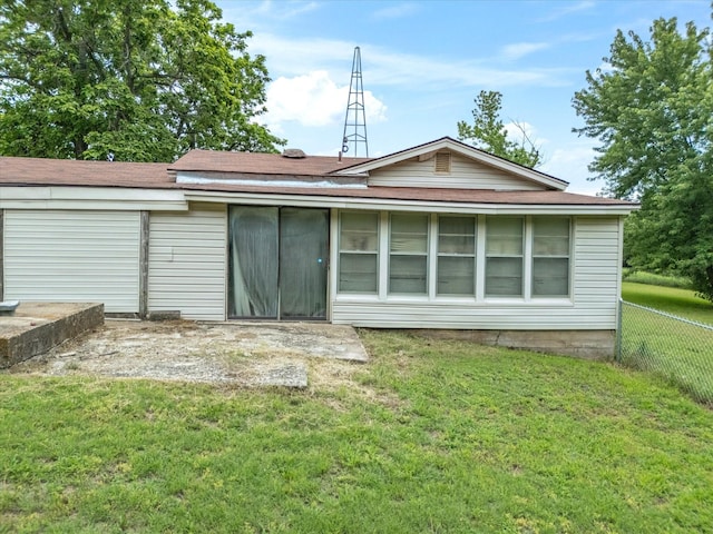 415 S Union St, Montague, TX 76251 - rear view of house featuring a patio area