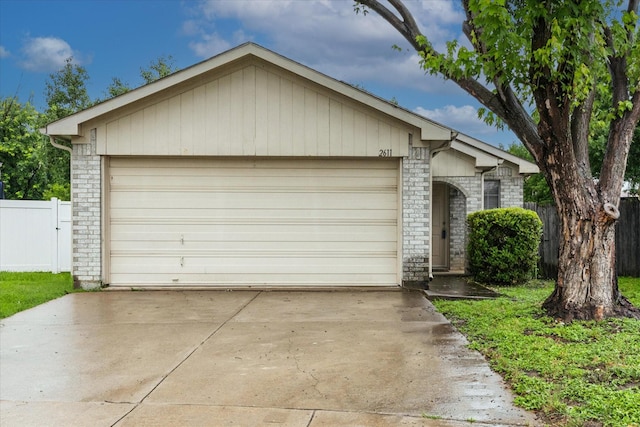 2611 Winding Rd, Fort Worth, TX 76133 - ranch-style house with brick siding and an attached garage