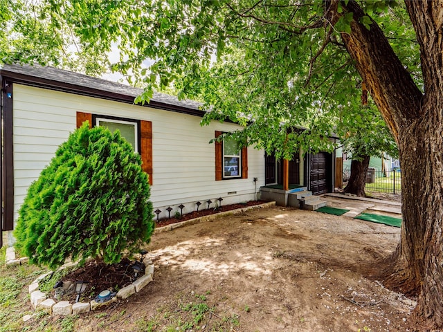 4235 Bonnie View Rd, Dallas, TX 75216 - view of front of property with crawl space