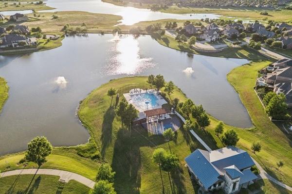 1165 Breakwater Dr, Frisco, TX 75036 - aerial view of property's location featuring a nearby body of water and nearby suburban area