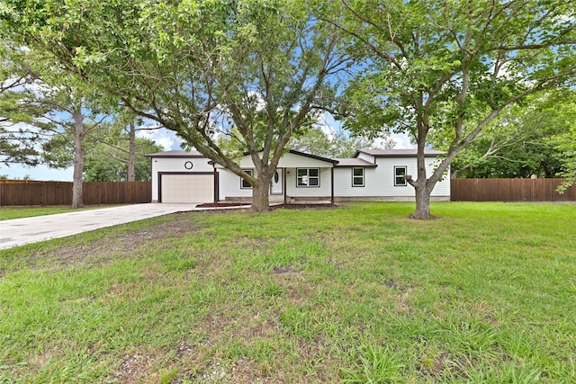 2525 Country Meadow Ln, Wylie, TX 75098 - single story home with driveway and an attached garage