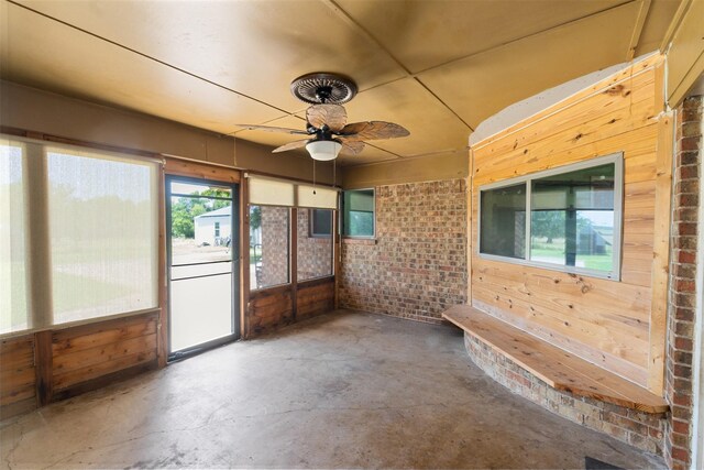 10202 Fm 1895, Kaufman, TX 75142 - unfurnished sunroom featuring a ceiling fan