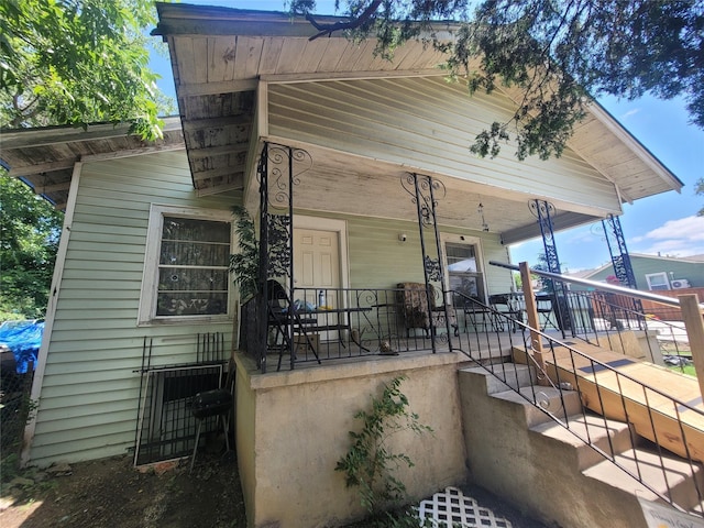 2514 NW 26th St, Fort Worth, TX 76106 - view of front facade featuring a porch and stairway