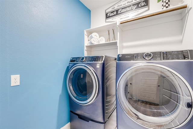 2413 Latimer Mews, Celina, TX 75009 - laundry room featuring washing machine and clothes dryer