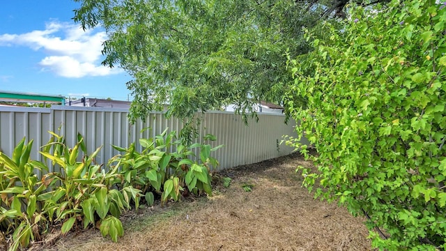 107 Quillen, Whitesboro, TX 76273 - view of yard