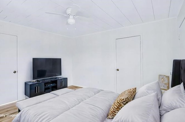 107 Quillen, Whitesboro, TX 76273 - bedroom featuring ornamental molding, light wood-style floors, and ceiling fan