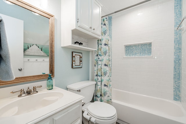 3615 7th St, Sachse, TX 75048 - full bath with vanity and shower / bath combo with shower curtain