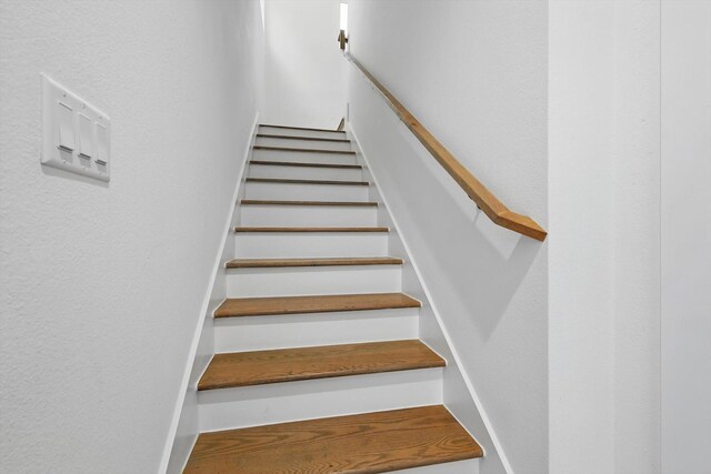 4208 Live Oak St Unit 102, Dallas, TX 75204 - view of staircase