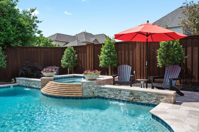 4896 Corinthian Bay Dr, Frisco, TX 75034 - view of swimming pool with a fenced backyard and a pool with connected hot tub