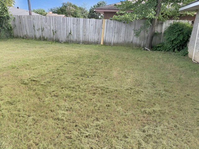 3922 Greenway Dr, Garland, TX 75041 - view of yard
