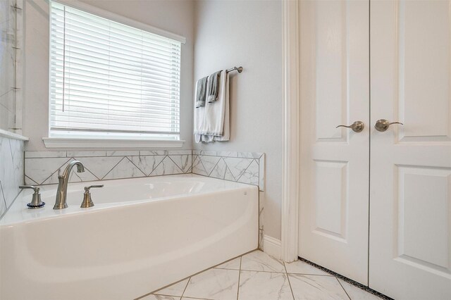 433 Joseph Ln, Crowley, TX 76036 - bathroom featuring a bath
