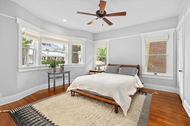 1600 S Adams St, Fort Worth, TX 76104 - bedroom with wood finished floors, a ceiling fan, and recessed lighting