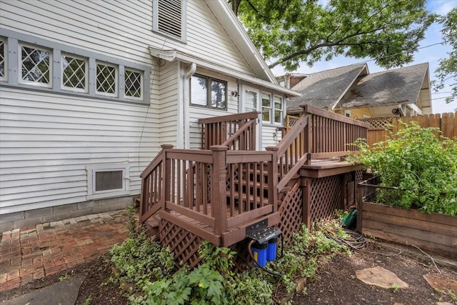 1600 S Adams St, Fort Worth, TX 76104 - view of wooden terrace