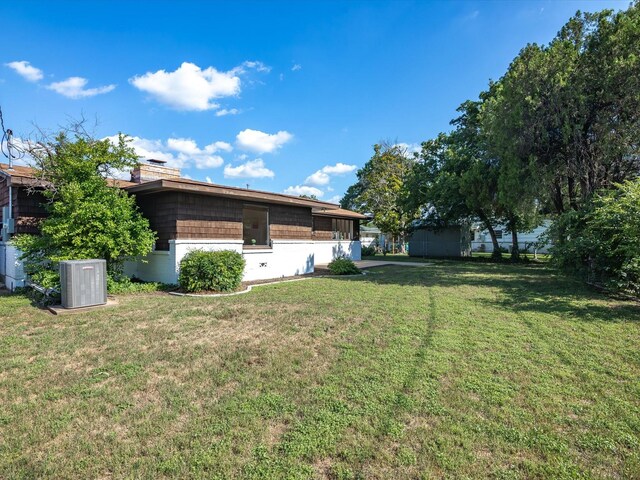 4608 Winthrop Ave E, Fort Worth, TX 76116 - view of grassy yard