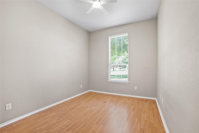 733 Atascosa Ave, Fort Worth, TX 76120 - unfurnished room with light wood-style flooring, healthy amount of natural light, and a ceiling fan