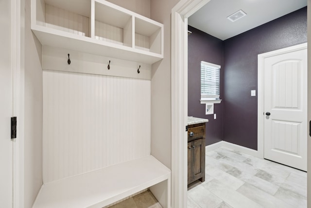 149 Ty Ln, Azle, TX 76020 - view of mudroom