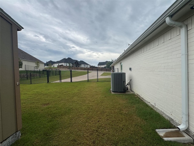 3324 Acorn Hill Trl, Weatherford, TX 76087 - view of yard with a residential view
