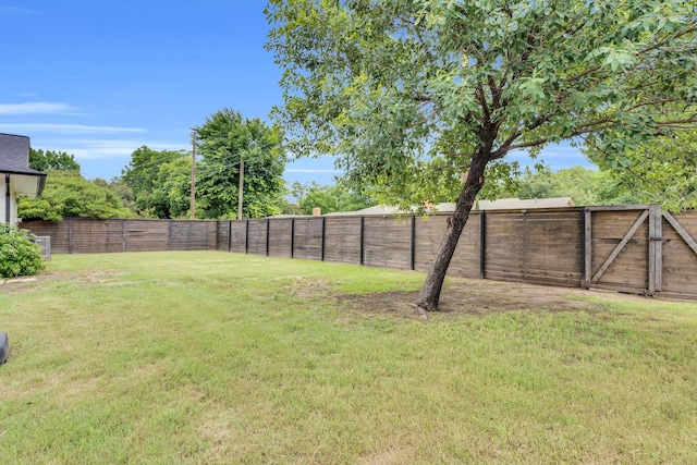 1614 Little Creek Dr, Waxahachie, TX 75165 - view of fenced backyard
