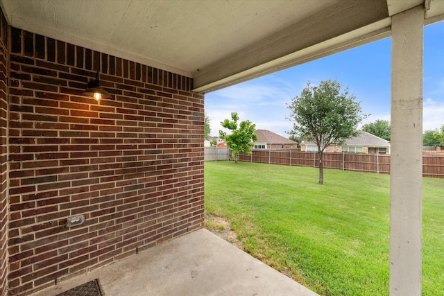1003 Rosita St, Arlington, TX 76002 - view of yard with a patio area