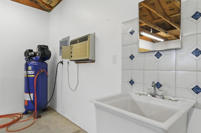 4018 Oakview Cir, Alvarado, TX 76009 - bathroom featuring concrete flooring and tasteful backsplash