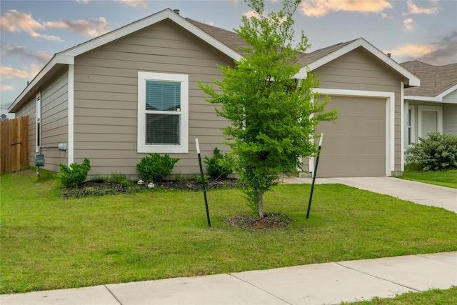 3165 Crestone Dr, Crandall, TX 75114 - single story home featuring concrete driveway and a garage