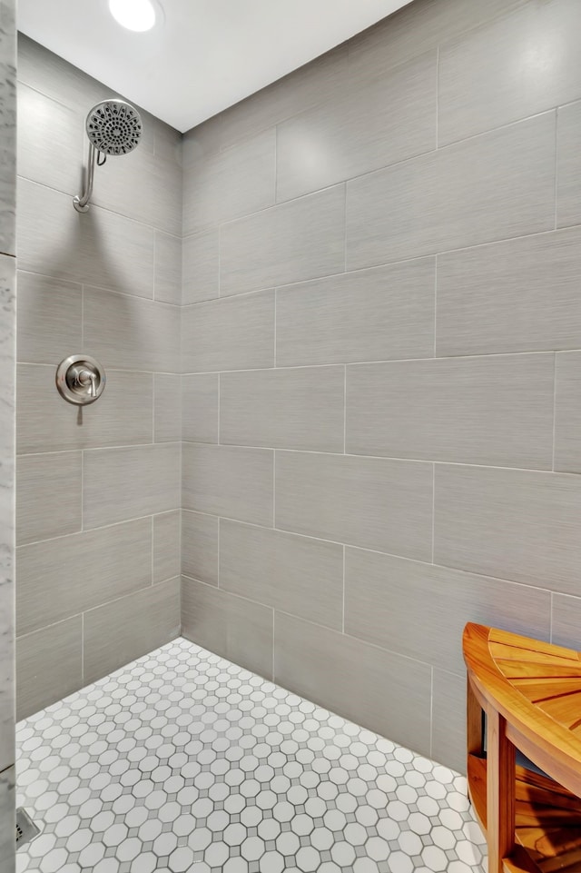 3003 Rustling Leaves Ln, Bedford, TX 76021 - full bathroom with tiled shower