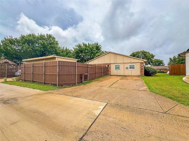 503 White Oak St, Allen, TX 75002 - view of yard featuring concrete driveway