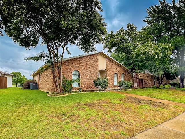 503 White Oak St, Allen, TX 75002 - mid-century home with a front yard and brick siding