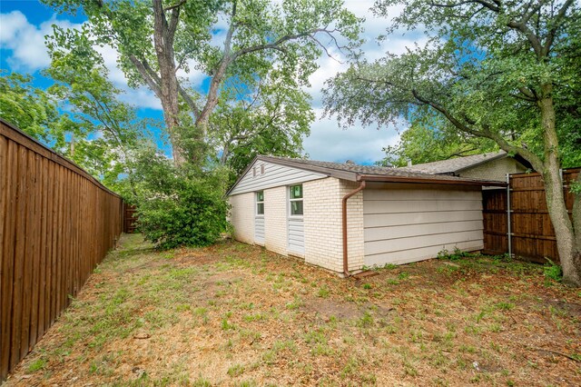 2305 Briarwood Ln, Carrollton, TX 75006 - view of fenced backyard