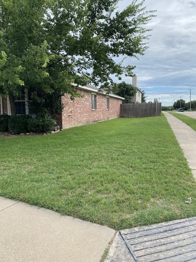 253 Pine Crest Dr, Justin, TX 76247 - view of yard