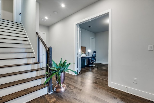 381 E Greenbriar Ln Unit 501, Dallas, TX 75203 - stairs featuring wood finished floors and recessed lighting