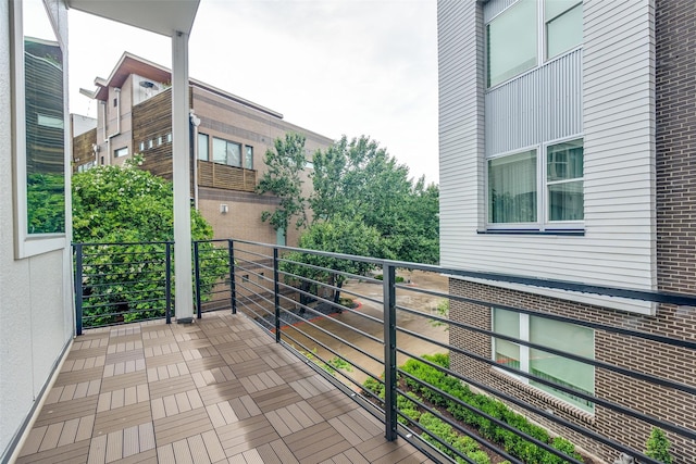 381 E Greenbriar Ln Unit 501, Dallas, TX 75203 - view of balcony