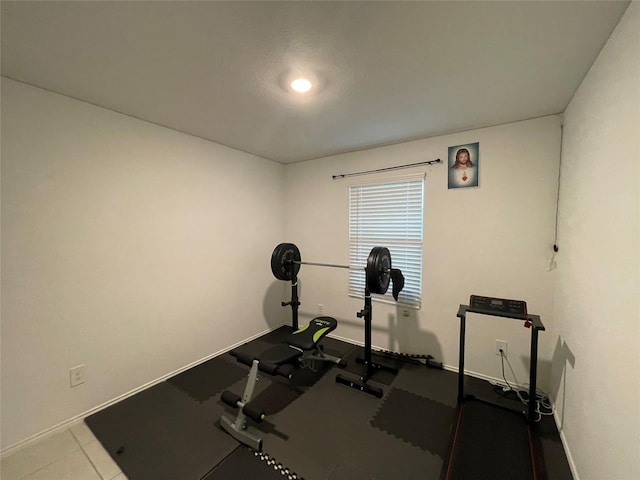 803 Odlozil Ln, Ennis, TX 75119 - workout area featuring baseboards