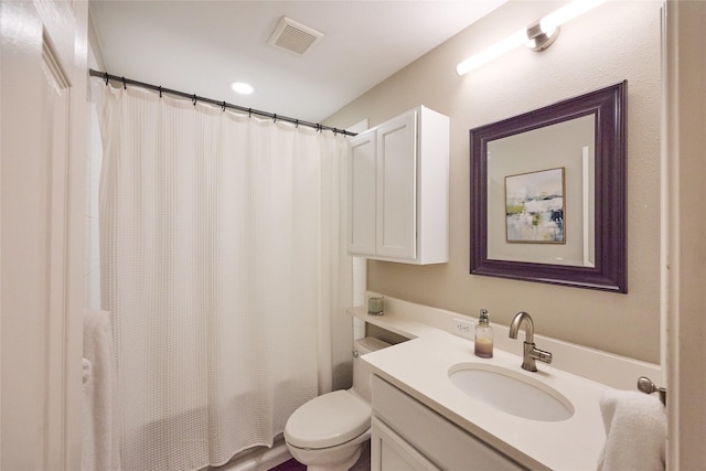 5513 Hill Haven Ct, Frisco, TX 75035 - full bathroom with vanity, shower / bath combo with shower curtain, and recessed lighting