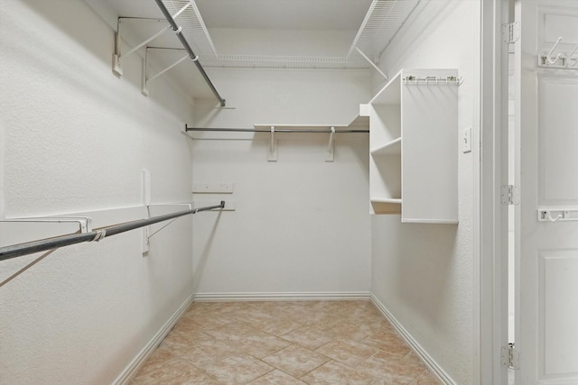 2402 Pittsburg Lndg, Mesquite, TX 75181 - view of walk in closet