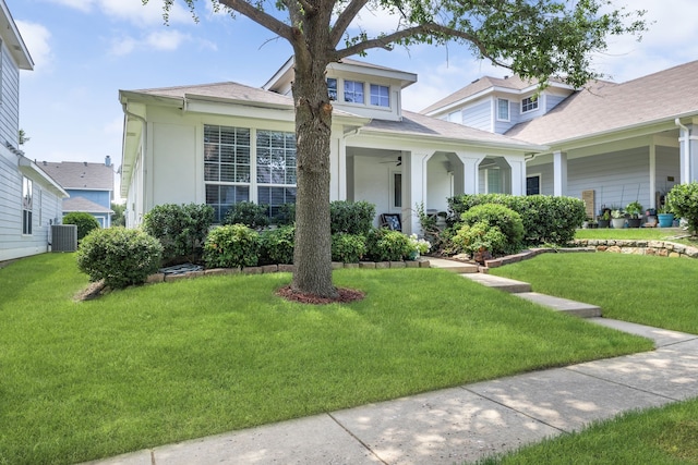 10917 Caldwell Ln, Fort Worth, TX 76179 - view of front facade with a front yard and a ceiling fan