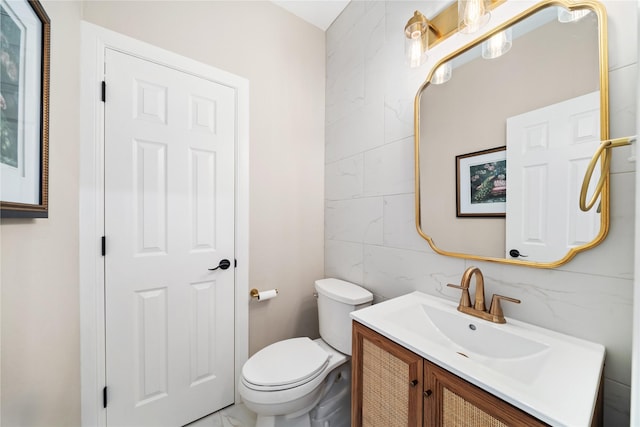 4270 Crooked Stick Dr, Frisco, TX 75035 - half bathroom with tile walls and vanity