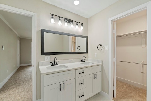 809 Havenwood Ln S, Fort Worth, TX 76112 - bathroom with double vanity and a walk in closet