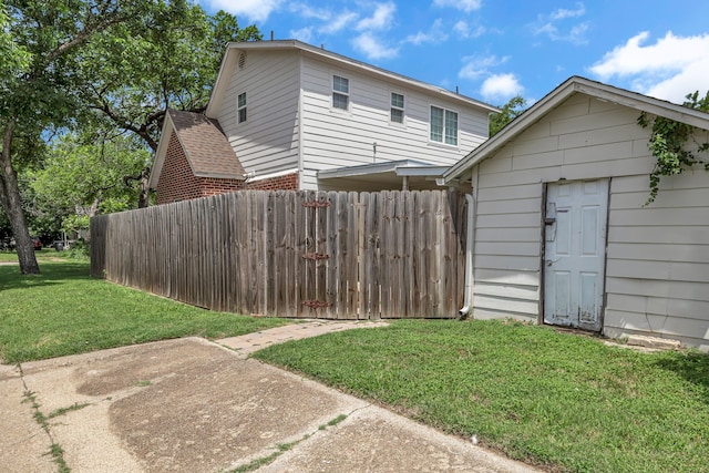 401 Magnolia St, Arlington, TX 76012 - view of yard