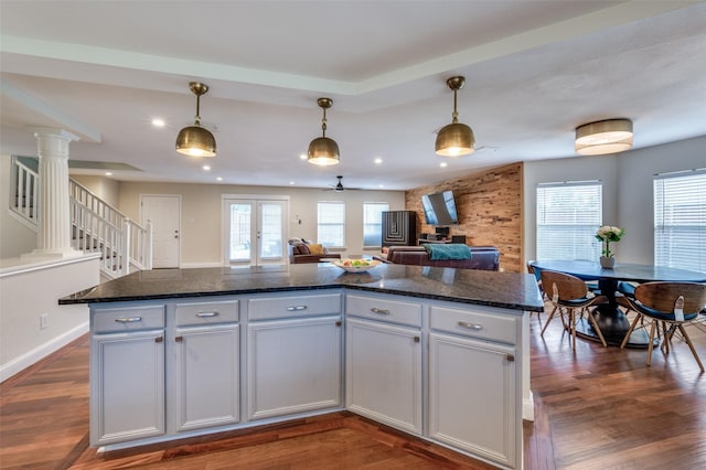 6318 White Oaks Ln, Frisco, TX 75035 - kitchen featuring open floor plan, healthy amount of natural light, hanging light fixtures, dark wood finished floors, and recessed lighting