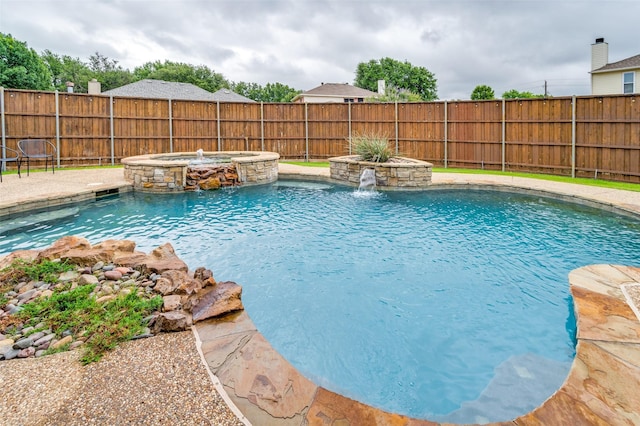6318 White Oaks Ln, Frisco, TX 75035 - view of pool featuring a fenced backyard and a pool with connected hot tub