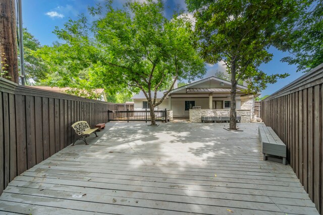 1825 Emerald Dr, Irving, TX 75060 - view of deck