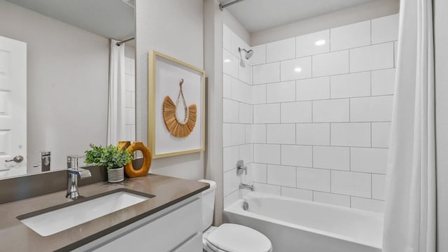 1270 Quartzite St, Cedar Hill, TX 75104 - full bath featuring vanity and shower / bath combination with curtain