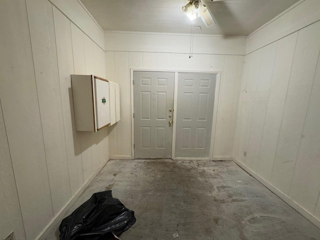 3560 Regal Rd, Fort Worth, TX 76111 - entryway featuring ornamental molding and a ceiling fan
