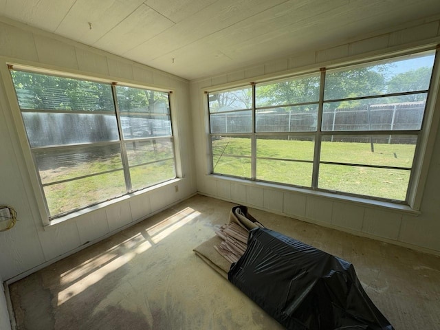 3560 Regal Rd, Fort Worth, TX 76111 - unfurnished sunroom featuring vaulted ceiling