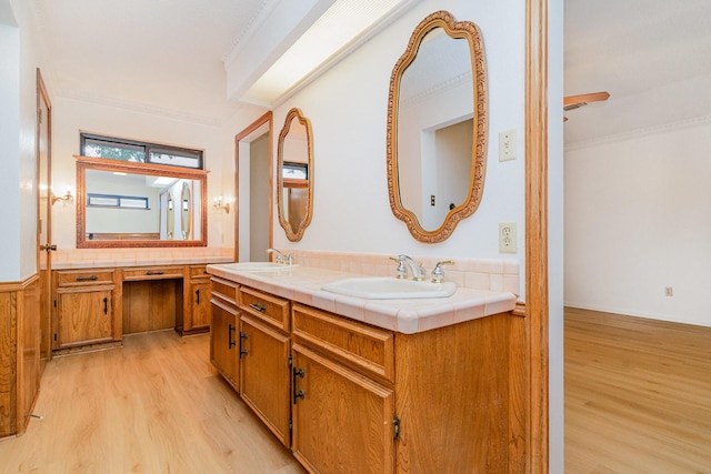 3004 Glasgow Dr, Arlington, TX 76015 - full bath featuring wood finished floors, double vanity, and crown molding